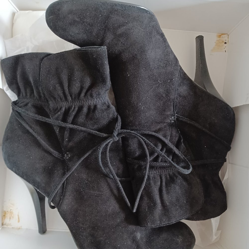 Calvin Klein Hannah Suede boots